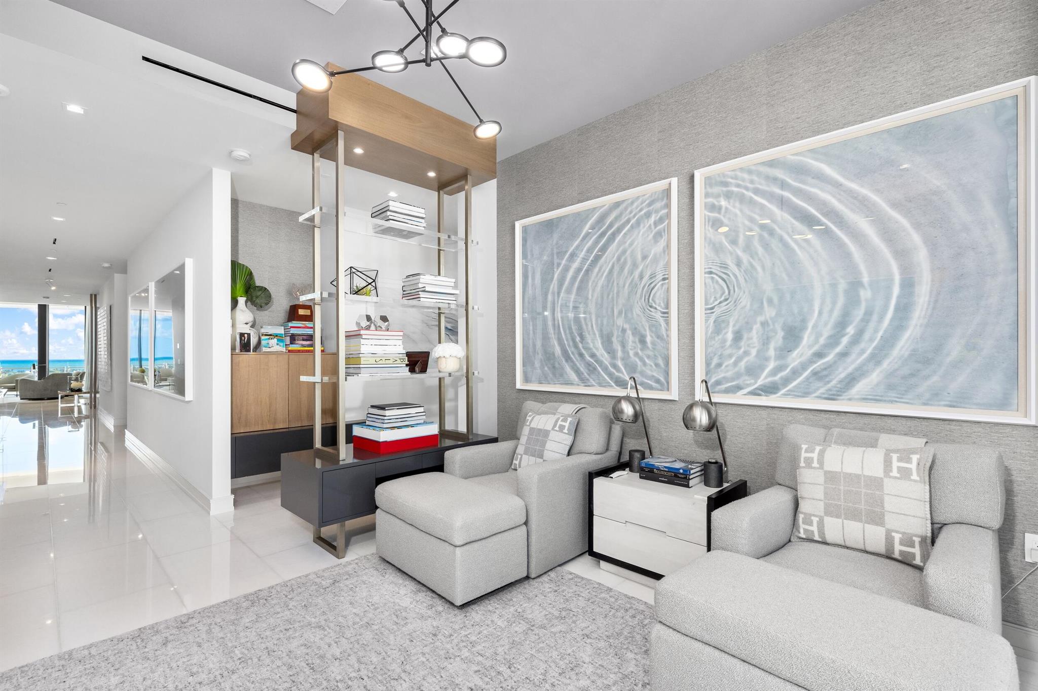 BRISTOL CONDO - Residential