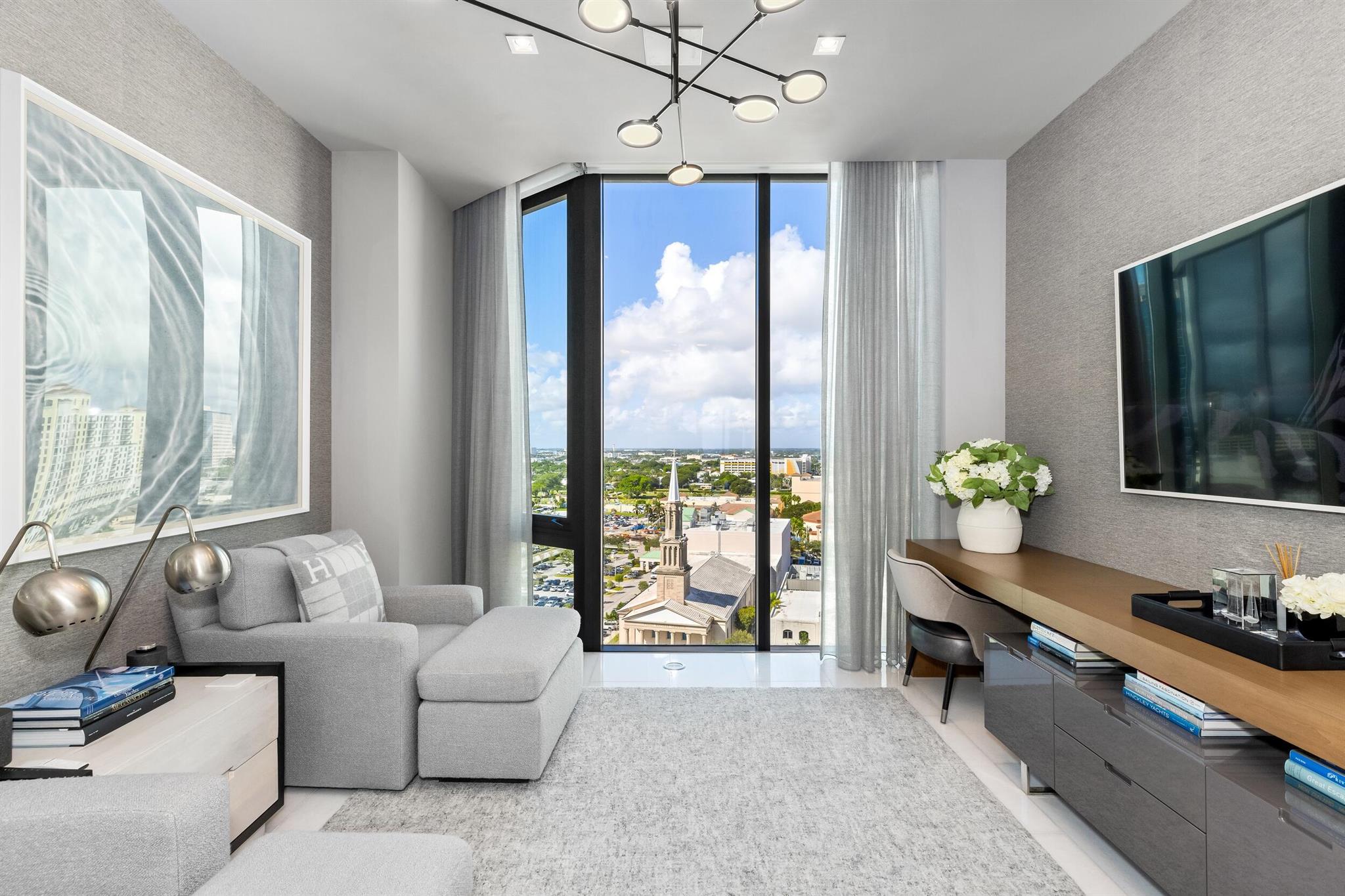 BRISTOL CONDO - Residential