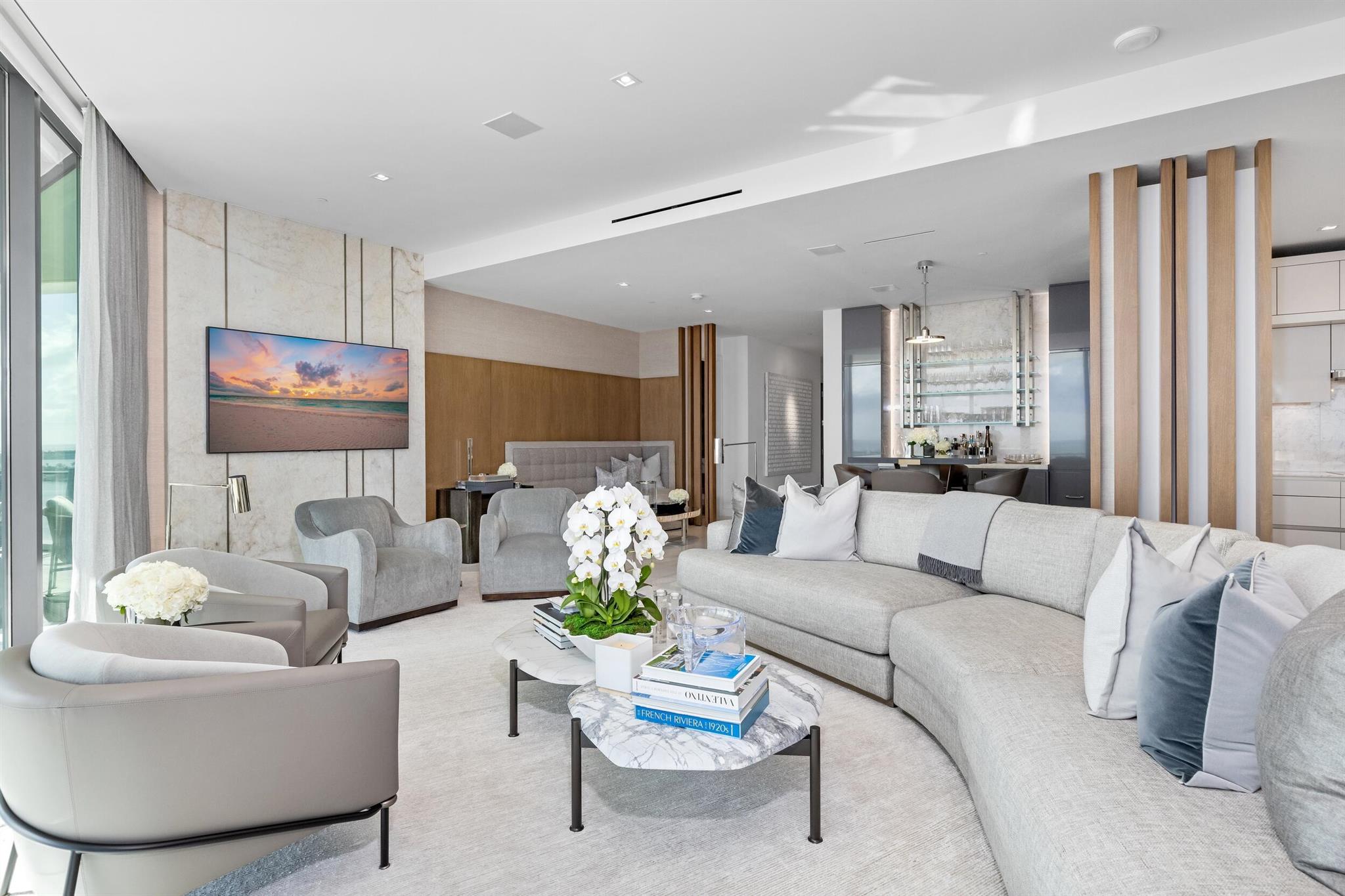 BRISTOL CONDO - Residential