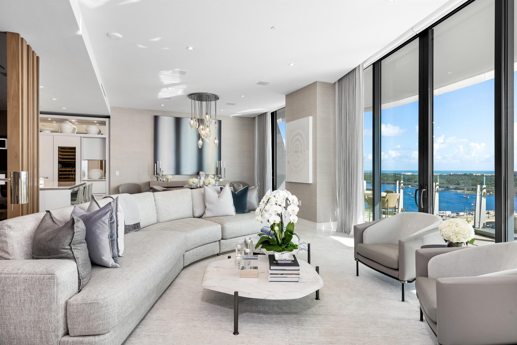 BRISTOL CONDO - Residential