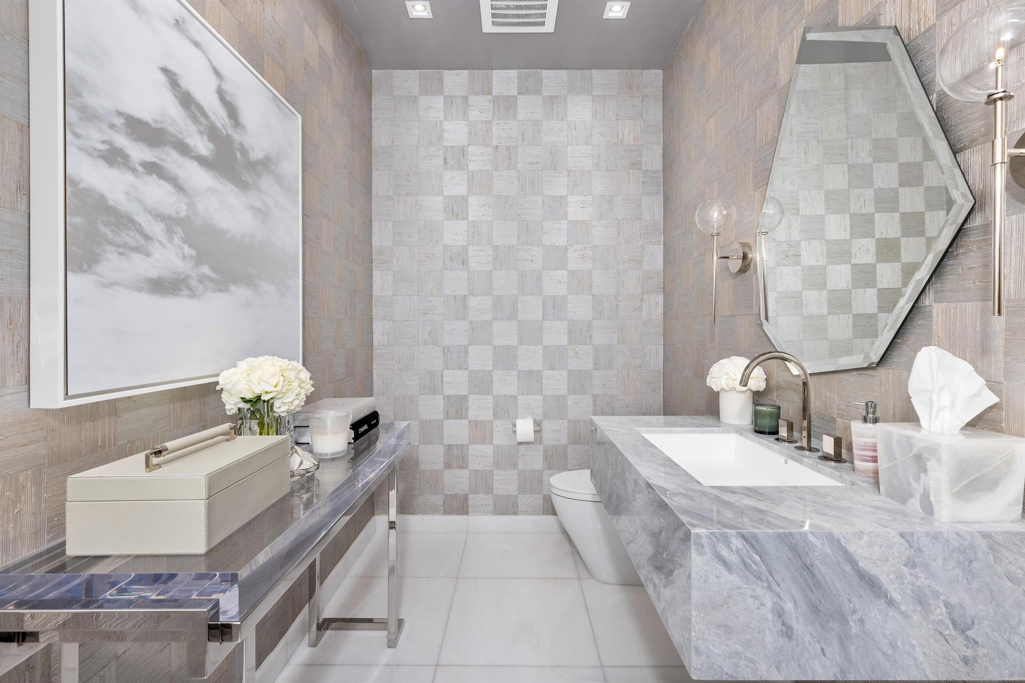 BRISTOL CONDO - Residential