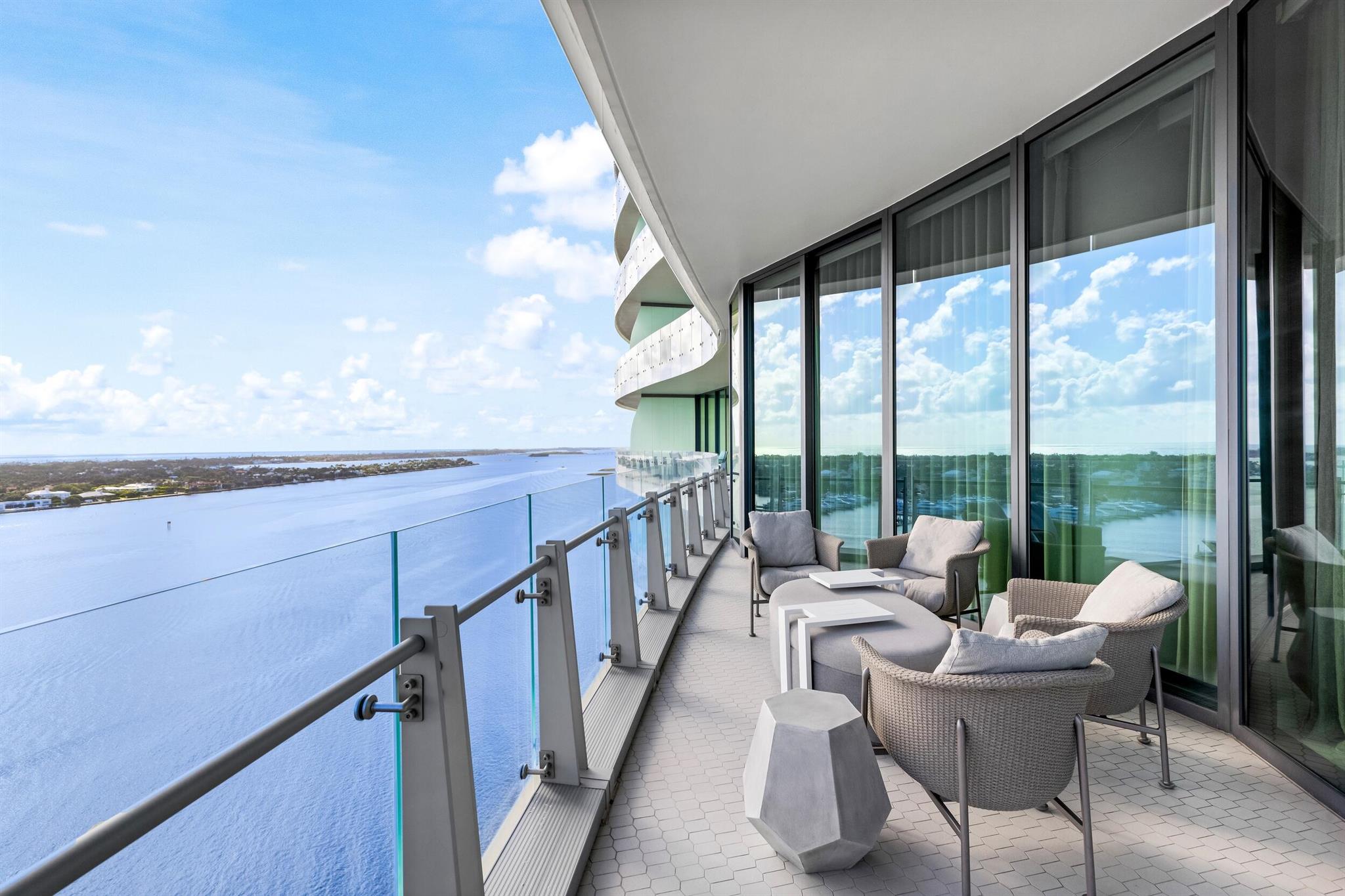 BRISTOL CONDO - Residential