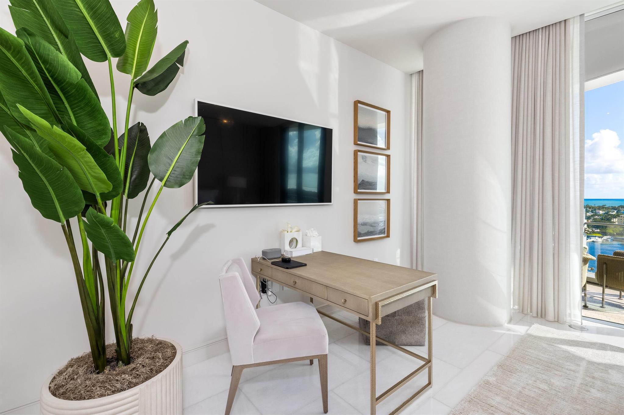 BRISTOL CONDO - Residential