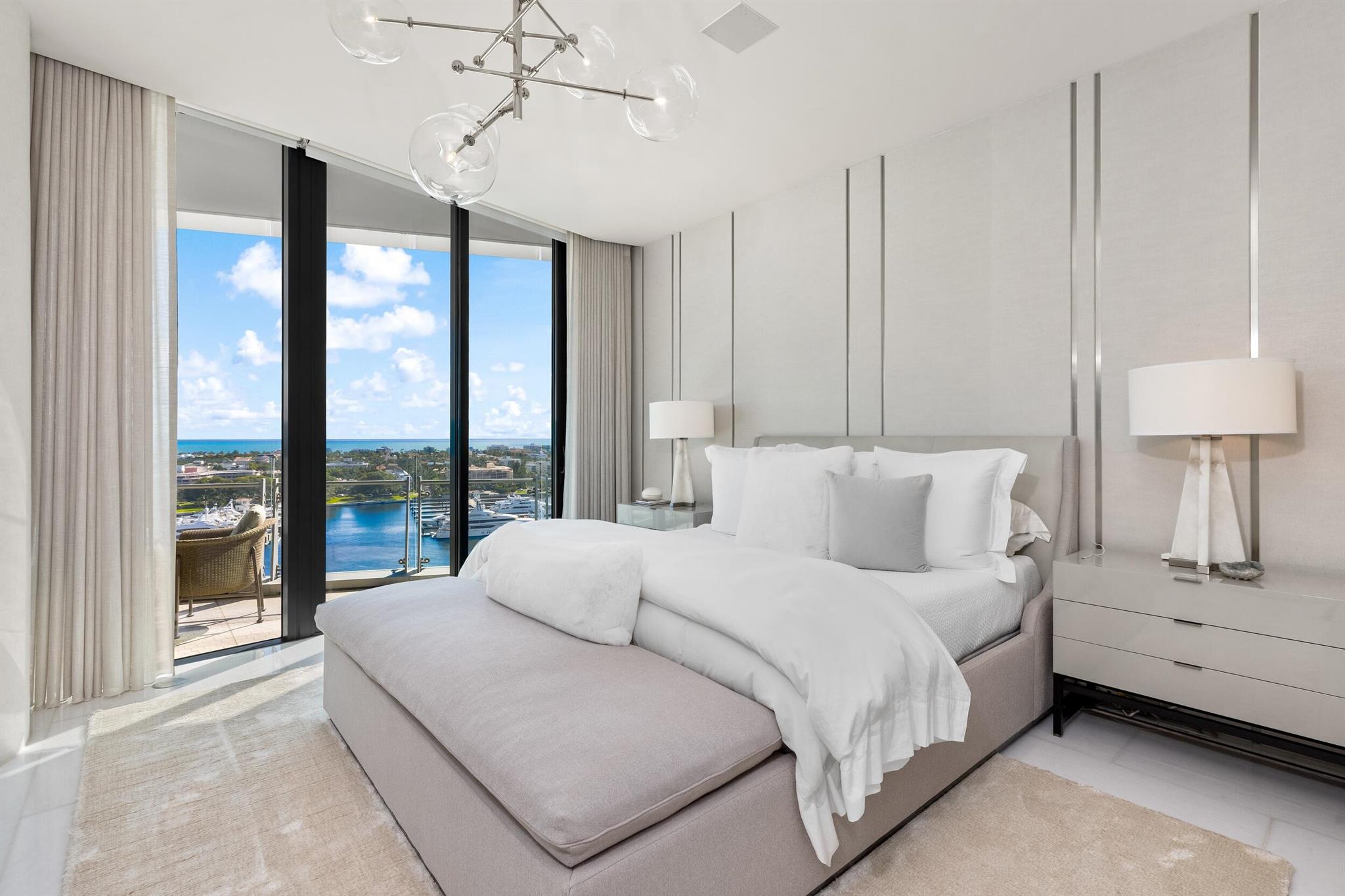 BRISTOL CONDO - Residential