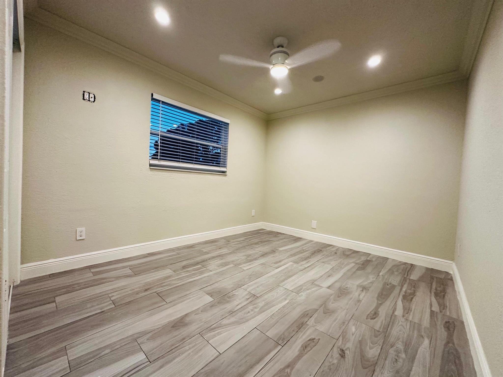 LAKE VIEW CONDO APTS - Residential Lease