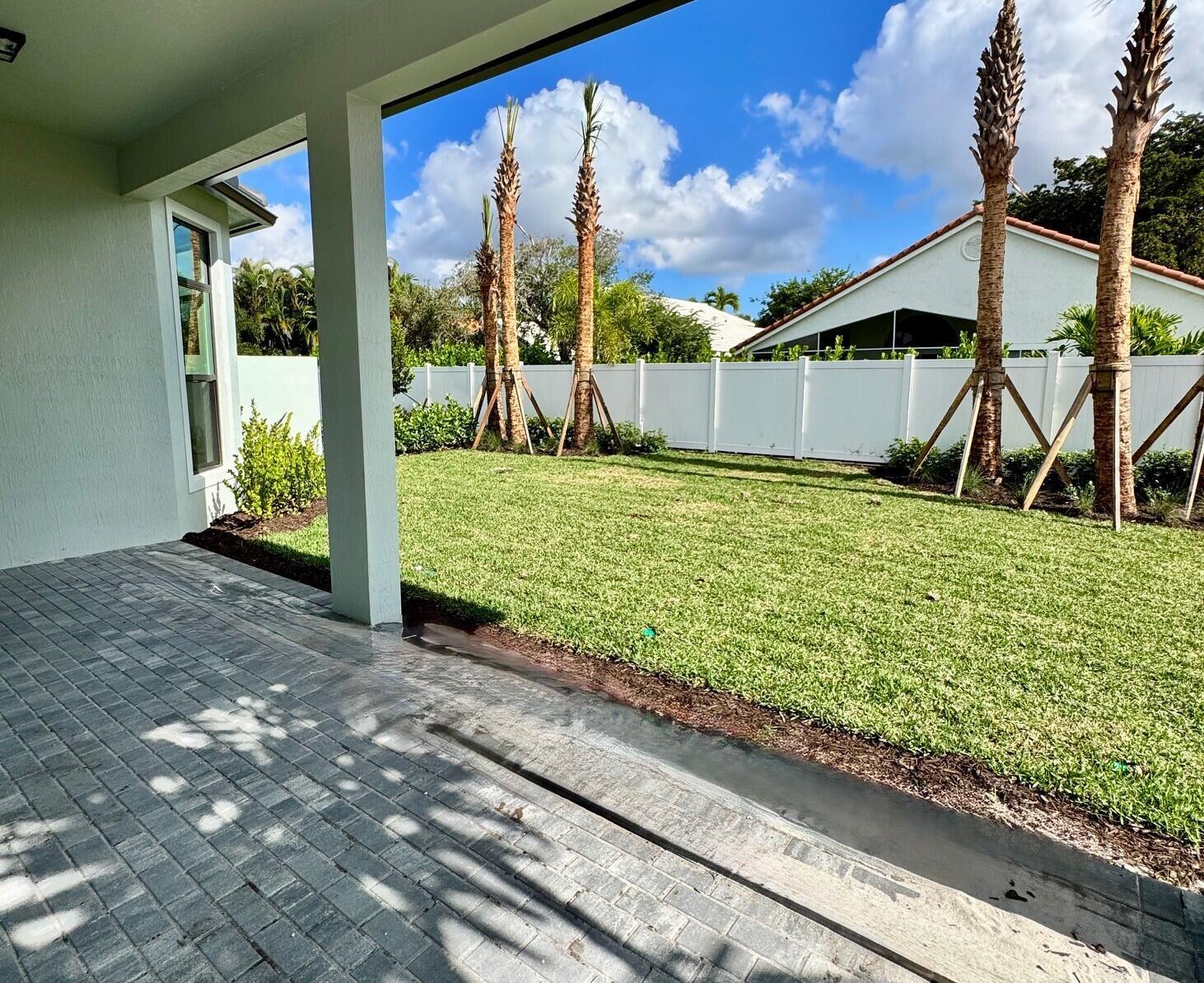 13765 Dalrada Avenue Brixton 10