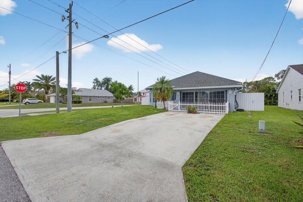 Photo of 6354 Barbara Street, Jupiter, FL 33458 (MLS # R11121405)