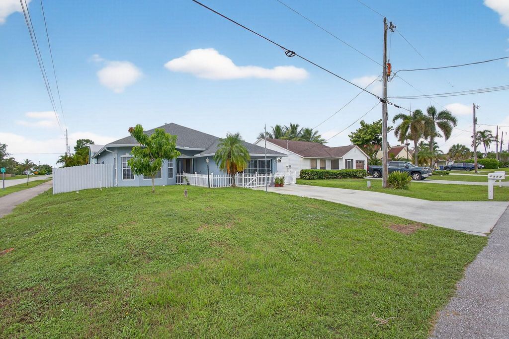 Photo of 6354 Barbara Street, Jupiter, FL 33458 (MLS # R11121405)