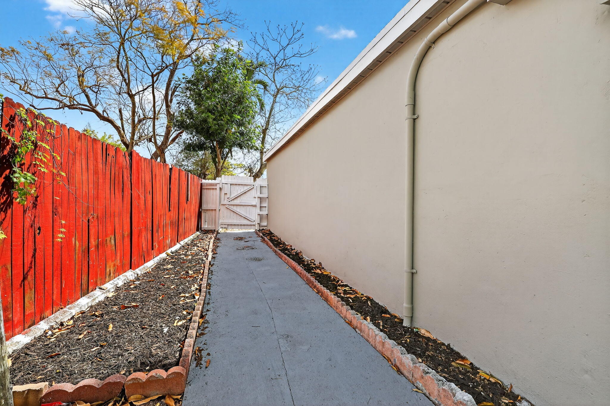 LAKE FOREST SEC ONE - Residential