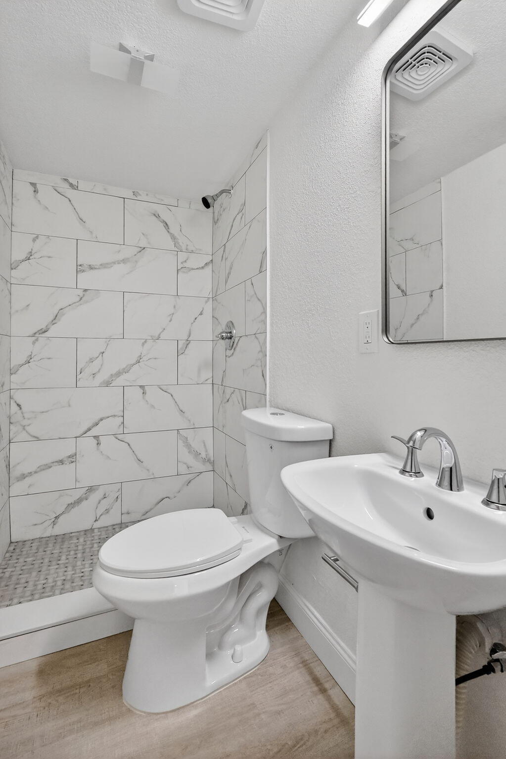 LAKE FOREST SEC ONE - Residential