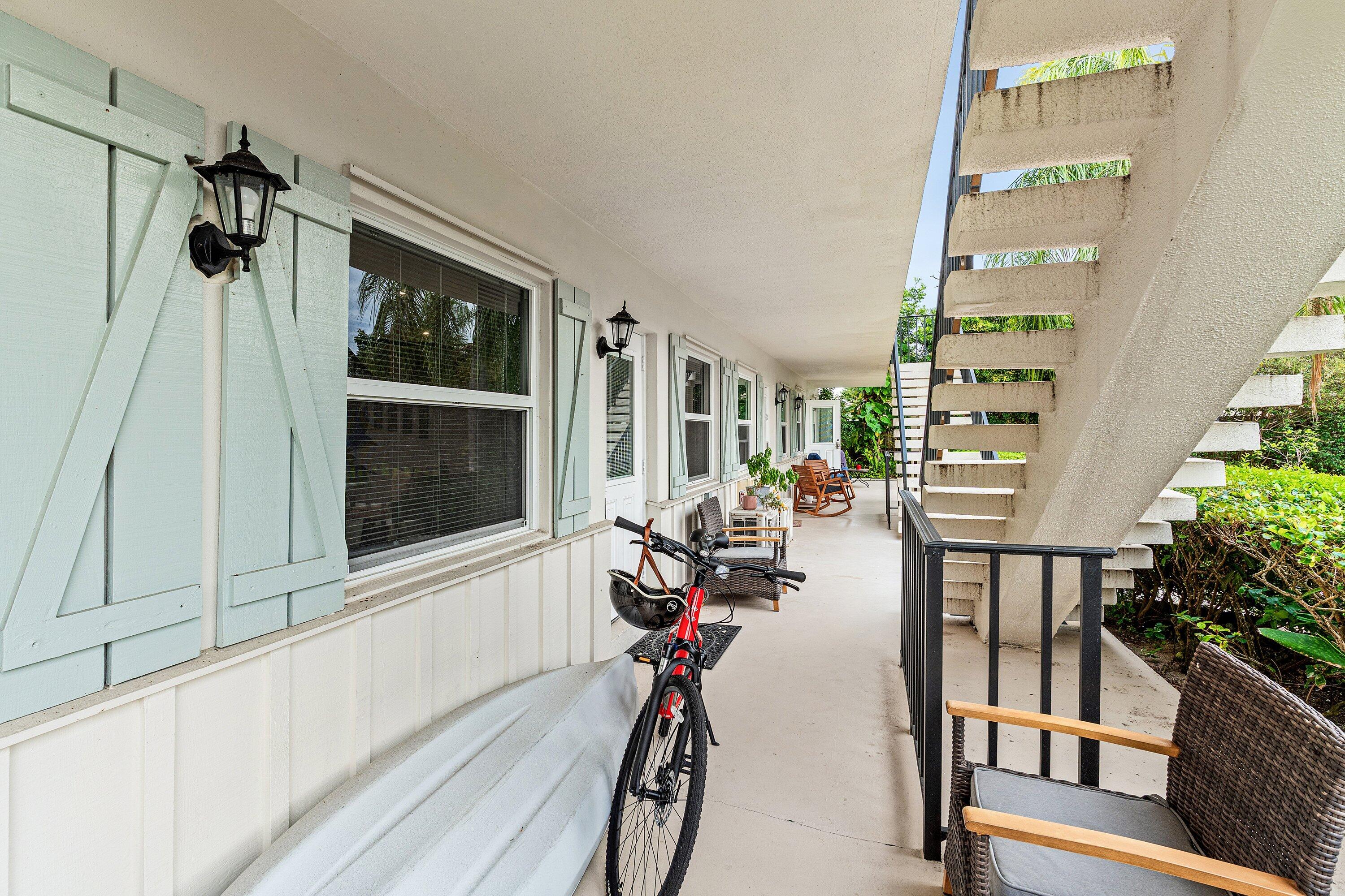 100 Bravado Lane 2, Palm Beach Shores, FL, 33404/$305,000 3 100 Bravado Lane 2