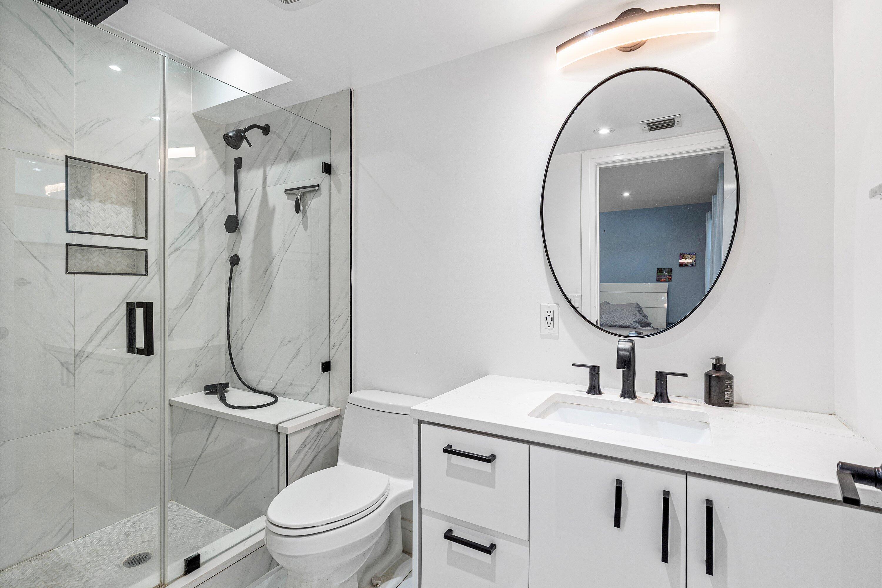 BEACH HOUSE CONDO - Residential