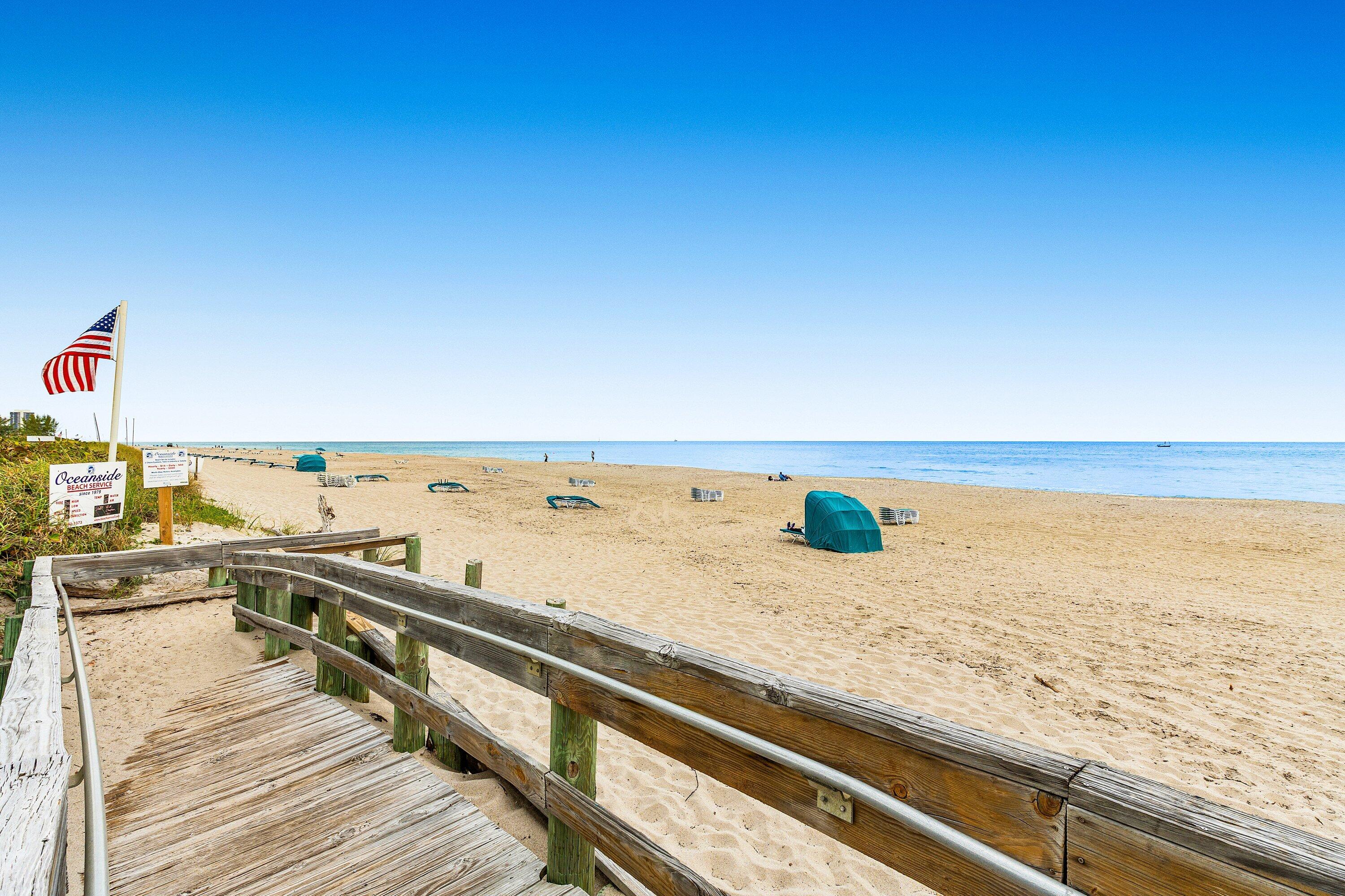 BEACH HOUSE CONDO - Residential