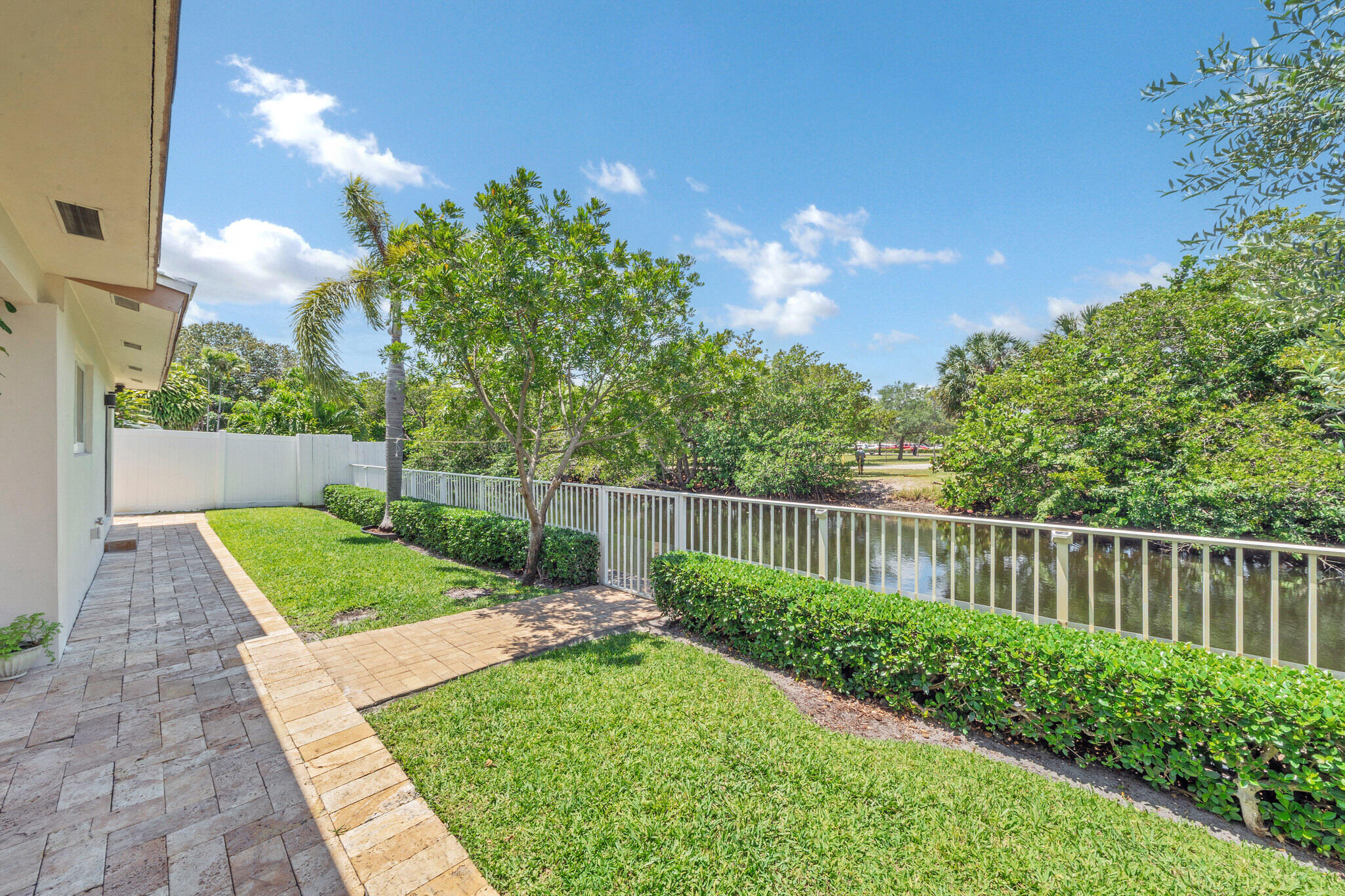 CORAL WOODS - Residential Income