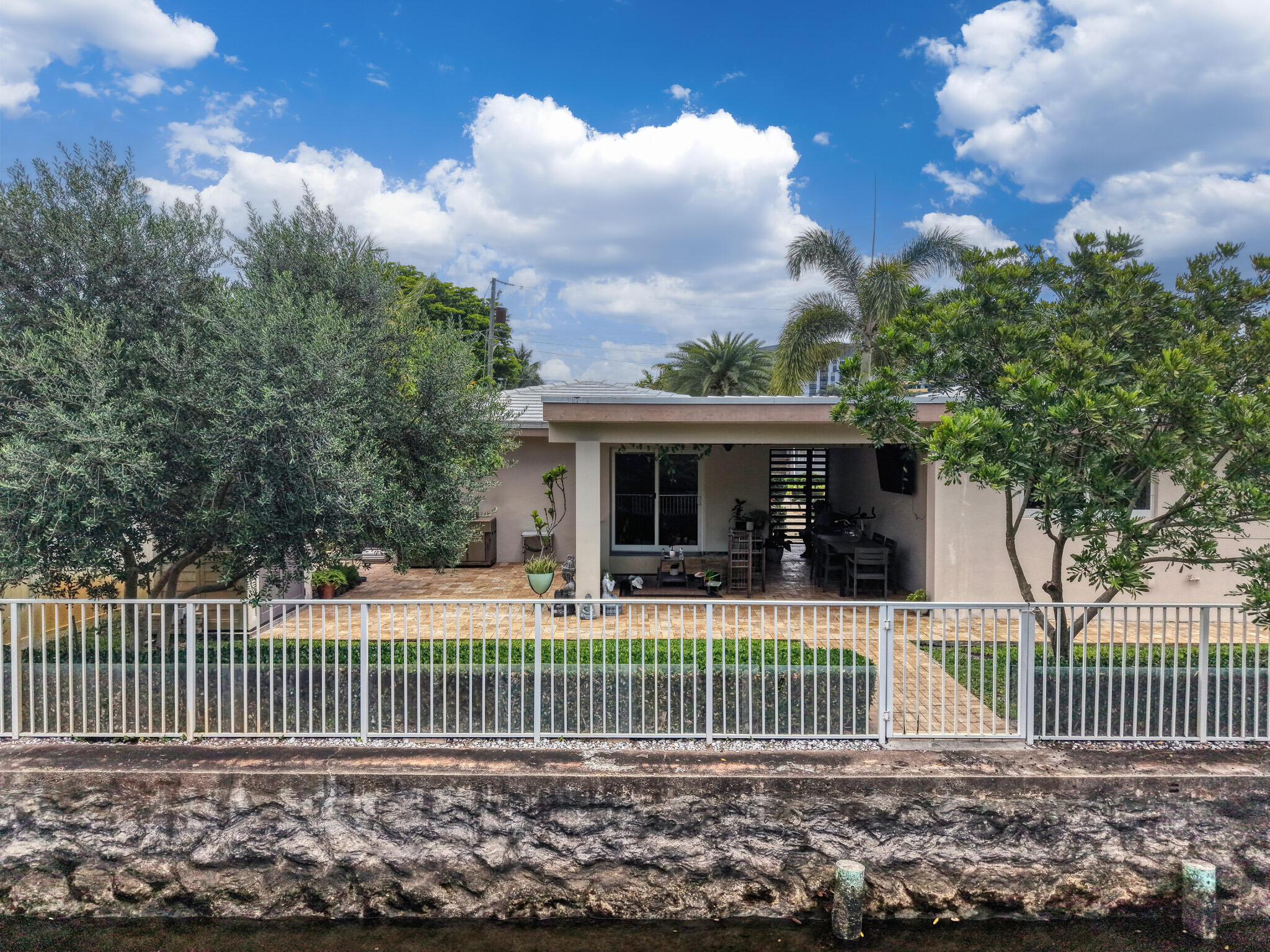 CORAL WOODS - Residential Income
