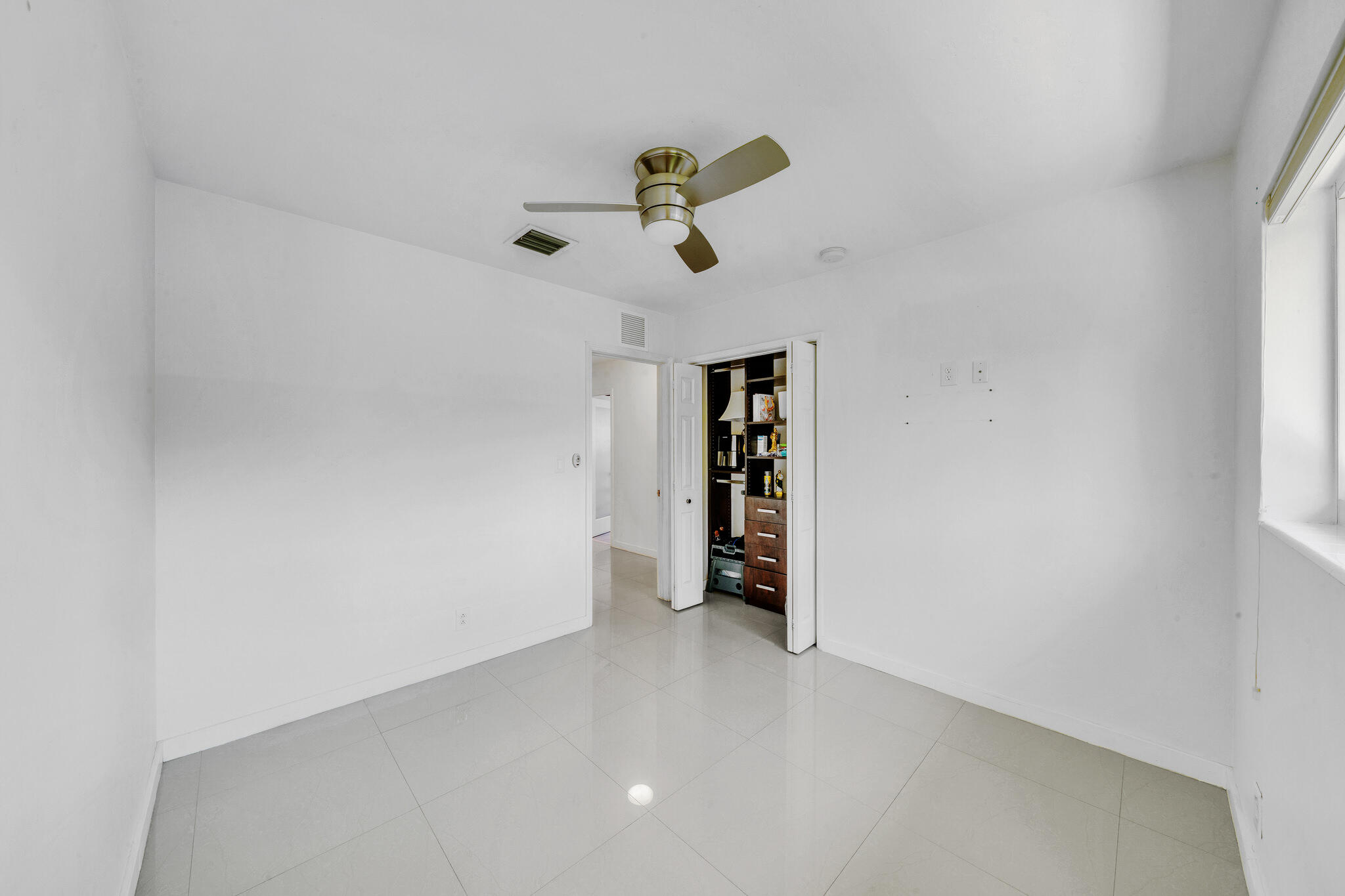 CORAL WOODS - Residential Income