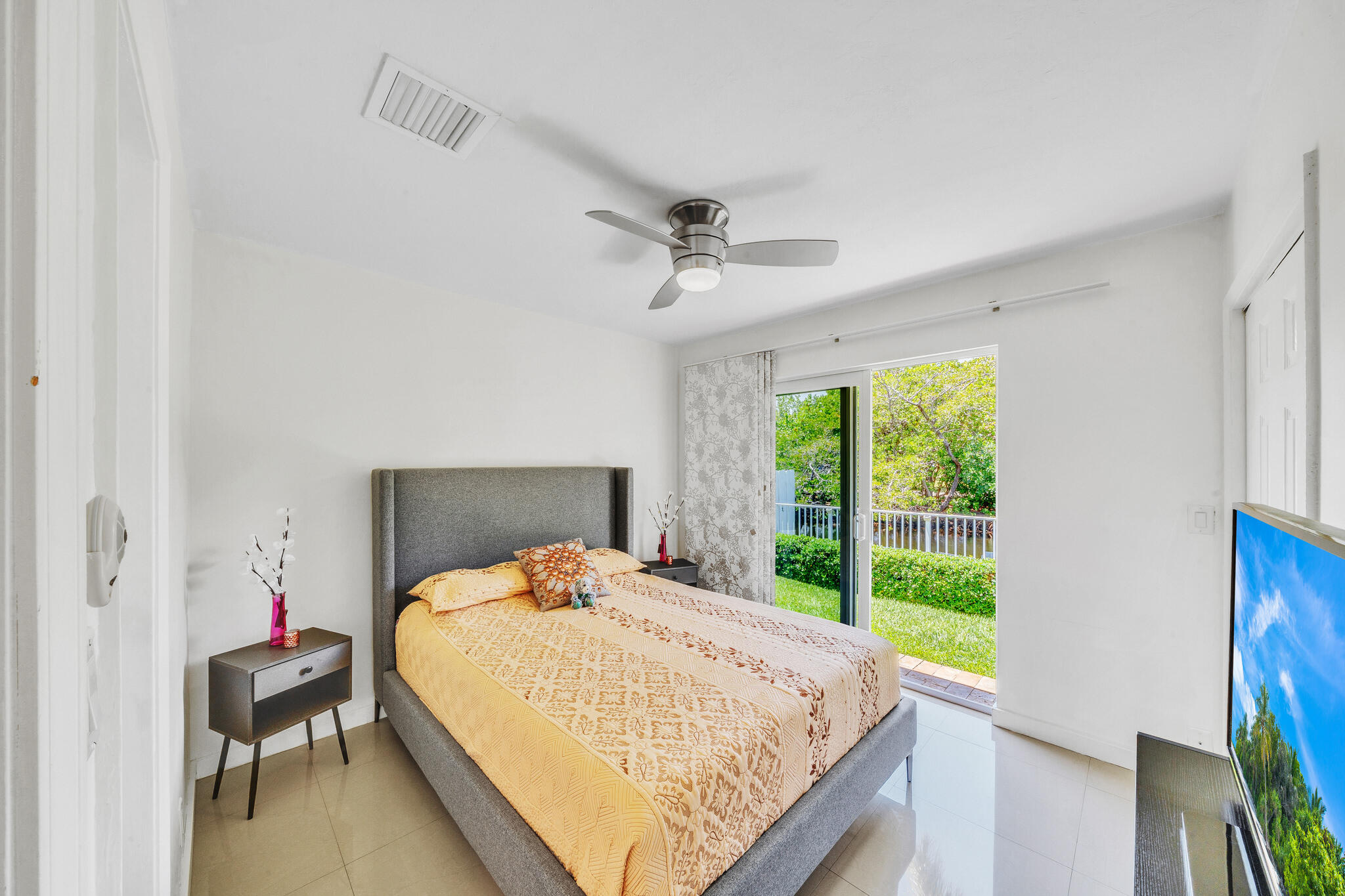 CORAL WOODS - Residential Income