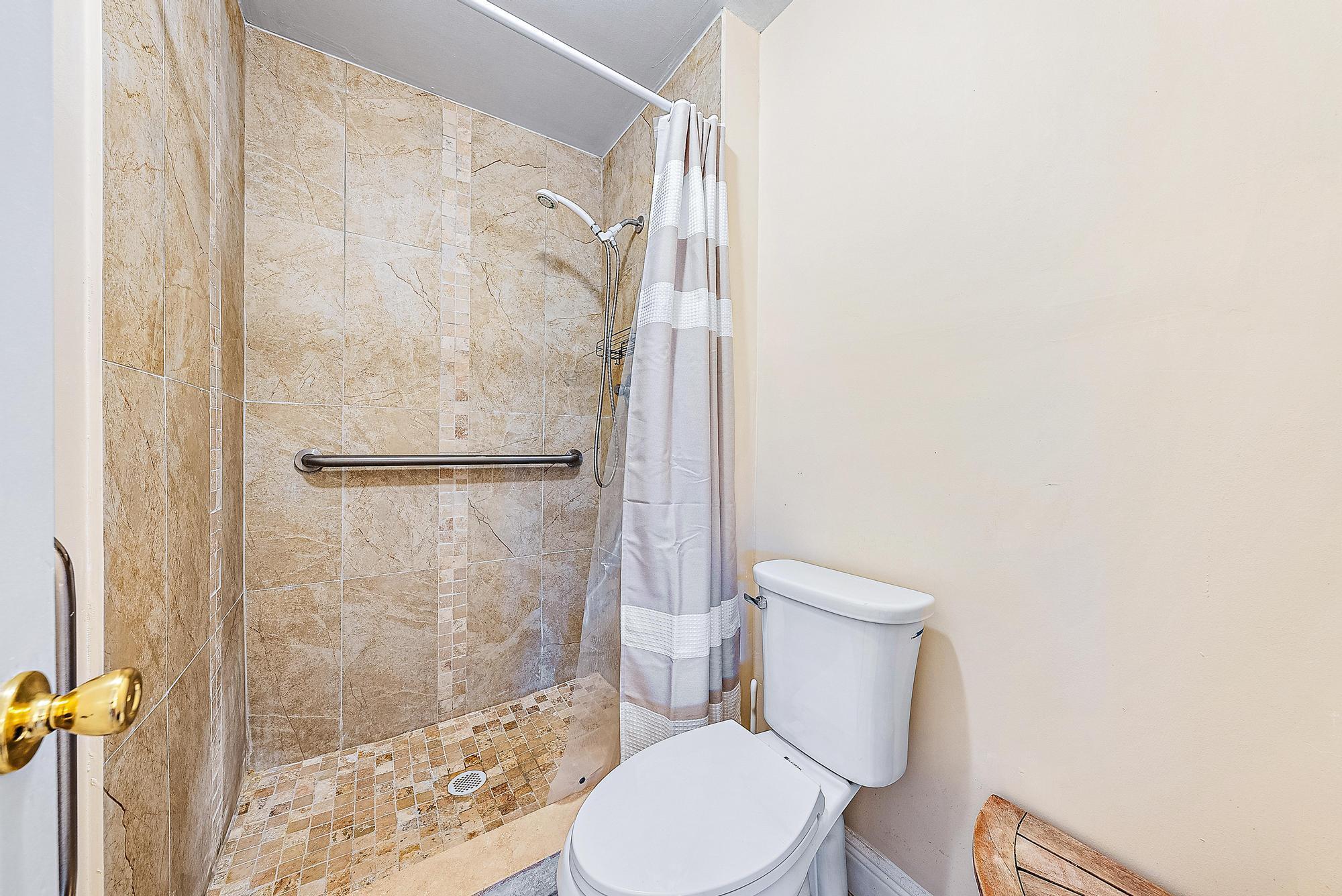 TAMBERLANE 5 CONDO - Residential