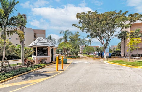 Tiny photo for 2705 NW 104th Avenue #406, Sunrise, FL 33322 (MLS # B26042018)