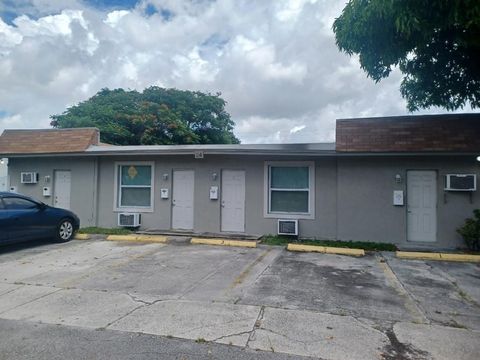 24 SW 13th Street 1-5 Dania Beach FL 4279