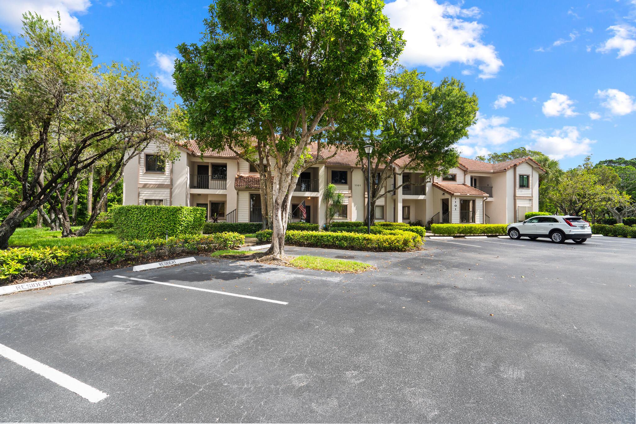 DUNBAR WOODS CONDO 4 - Residential