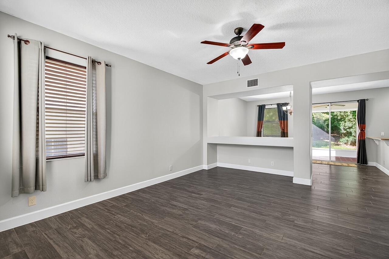 CARRIAGE LAKE AT VERO PD - Residential