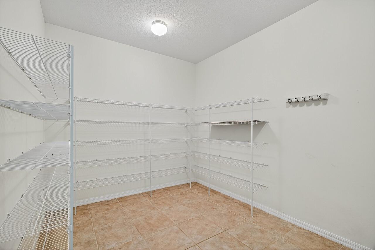 CARRIAGE LAKE AT VERO PD - Residential