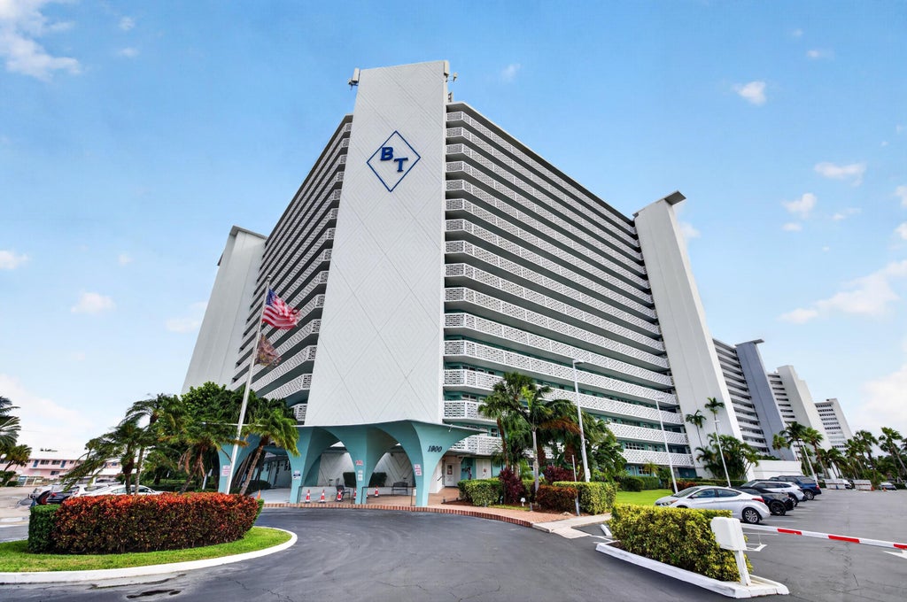 Photo of 1900 S OCEAN Drive #1503, Fort Lauderdale, FL 33316 (MLS # B26092443)