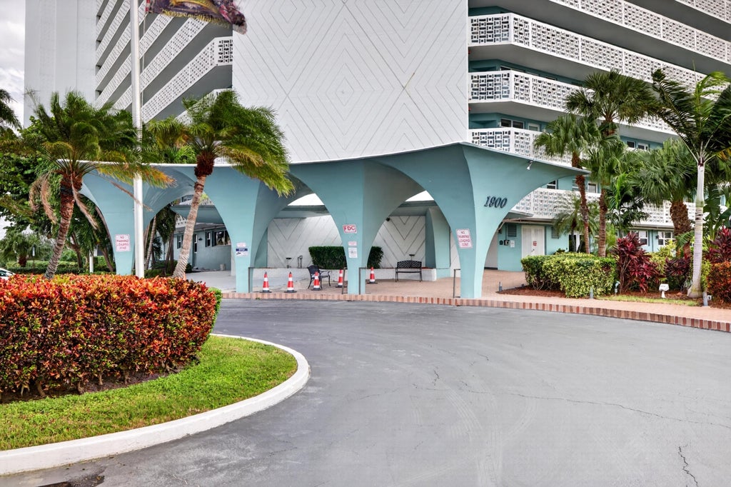 Photo of 1900 S OCEAN Drive #1503, Fort Lauderdale, FL 33316 (MLS # B26092443)