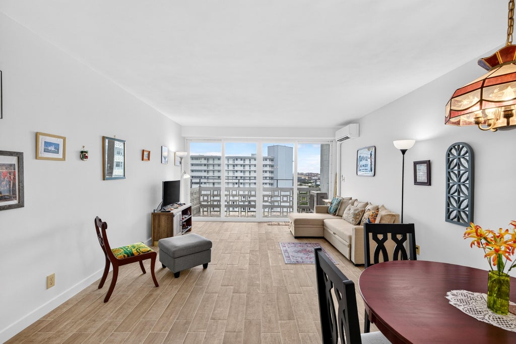 Photo of 1900 S OCEAN Drive #1503, Fort Lauderdale, FL 33316 (MLS # B26092443)
