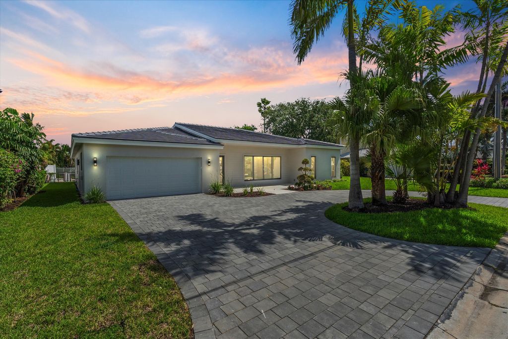 Photo of 3111 NE 55th Street, Fort Lauderdale, FL 33308 (MLS # B26013932)