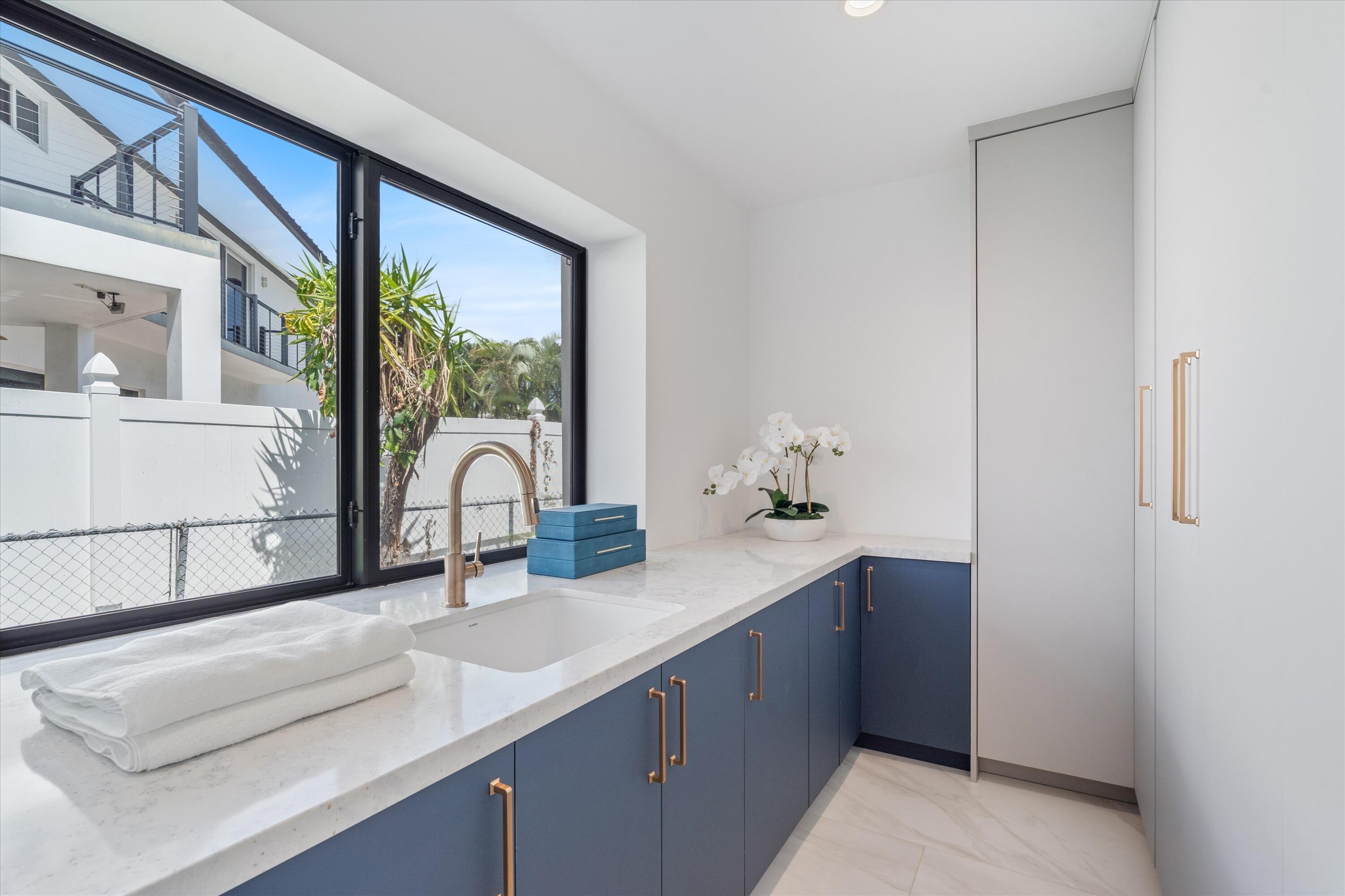 LANDINGS FIRST SEC - Residential