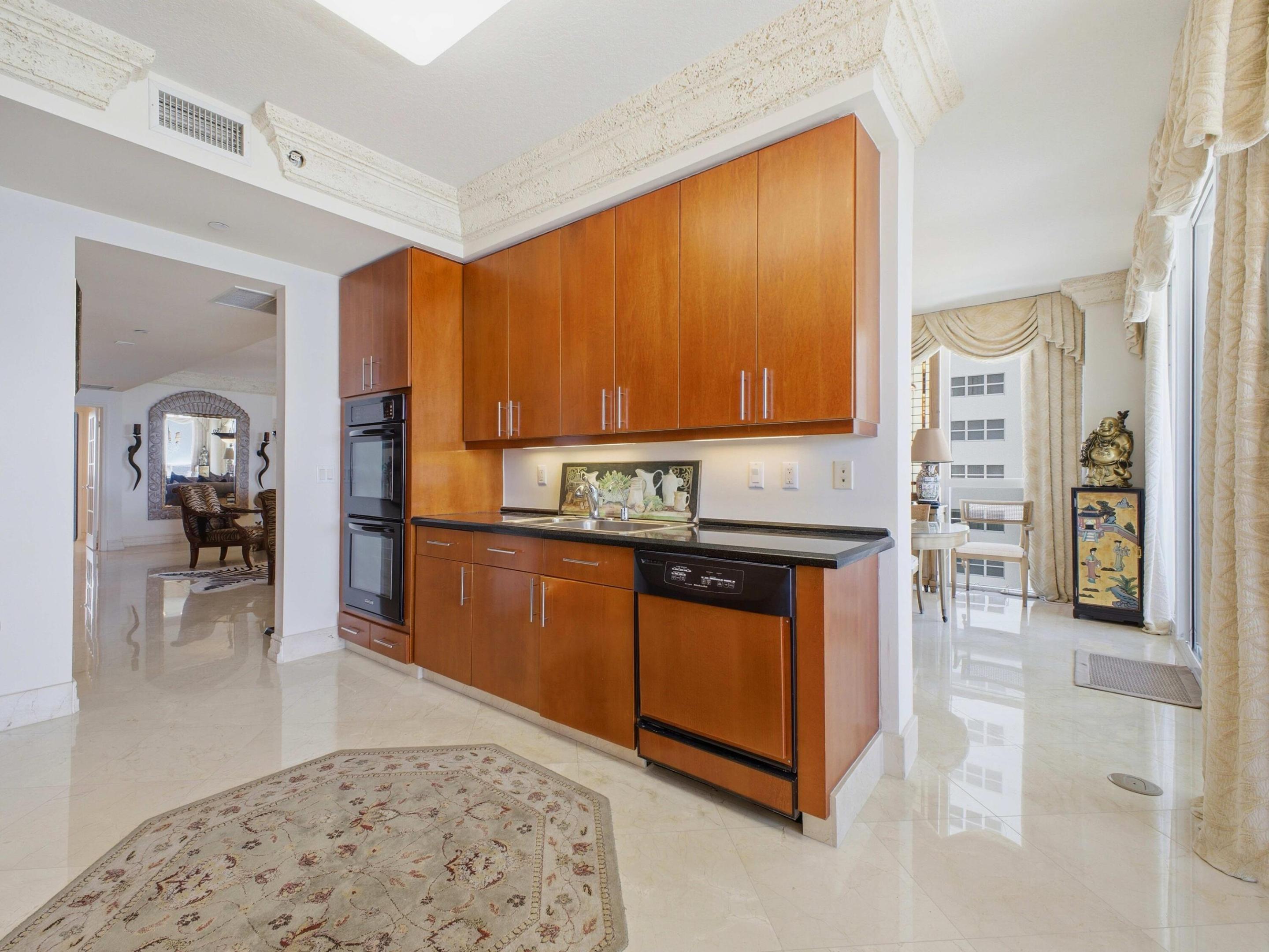 LHERMITAGE II CONDOMINIUM - Residential