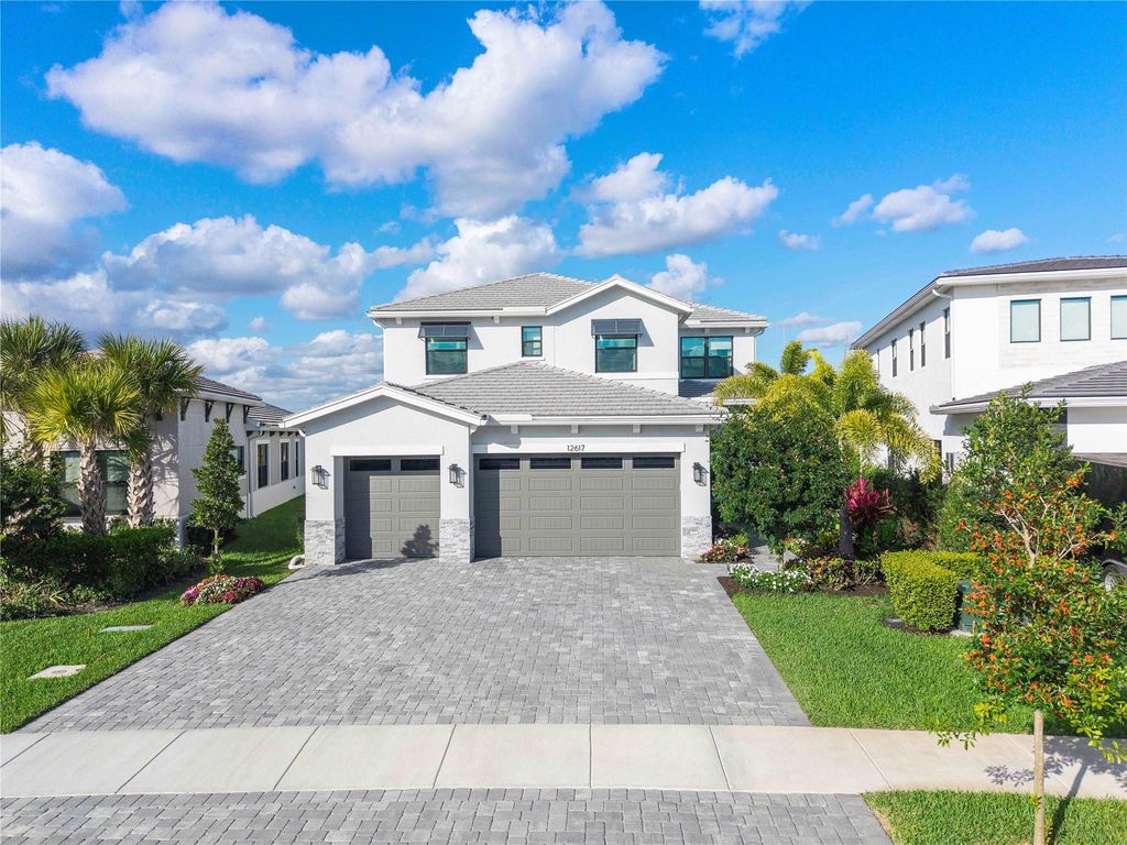 Photo of 12617 Solana Bay Circle, Palm Beach Gardens, FL 33412 (MLS # F10548114)