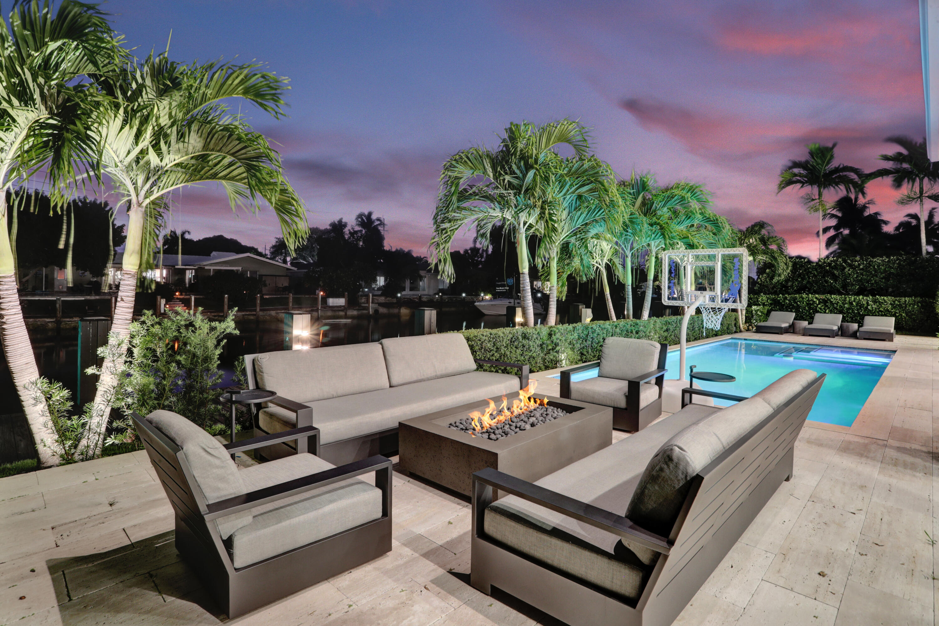 VENETIAN ISLES 1ST SEC - Residential