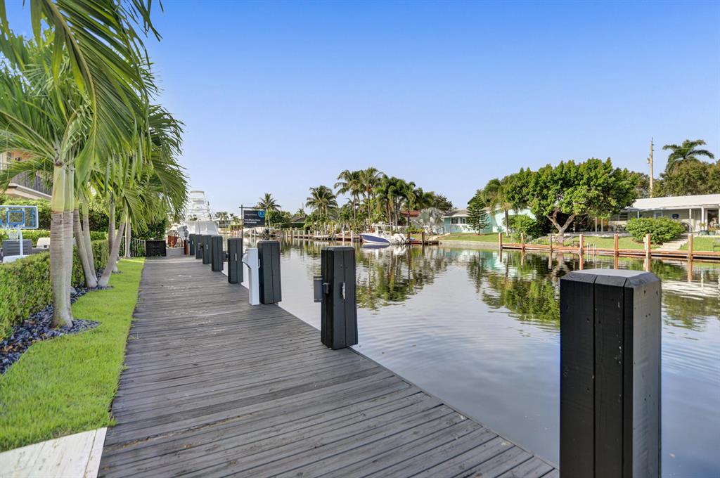 VENETIAN ISLES 1ST SEC - Residential