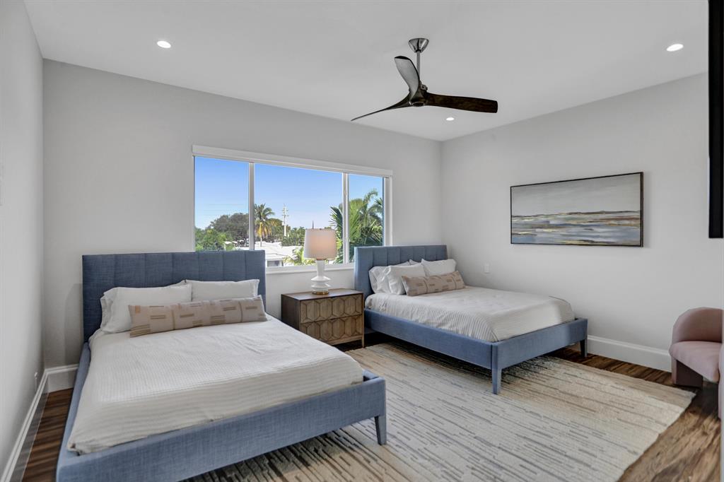 VENETIAN ISLES 1ST SEC - Residential