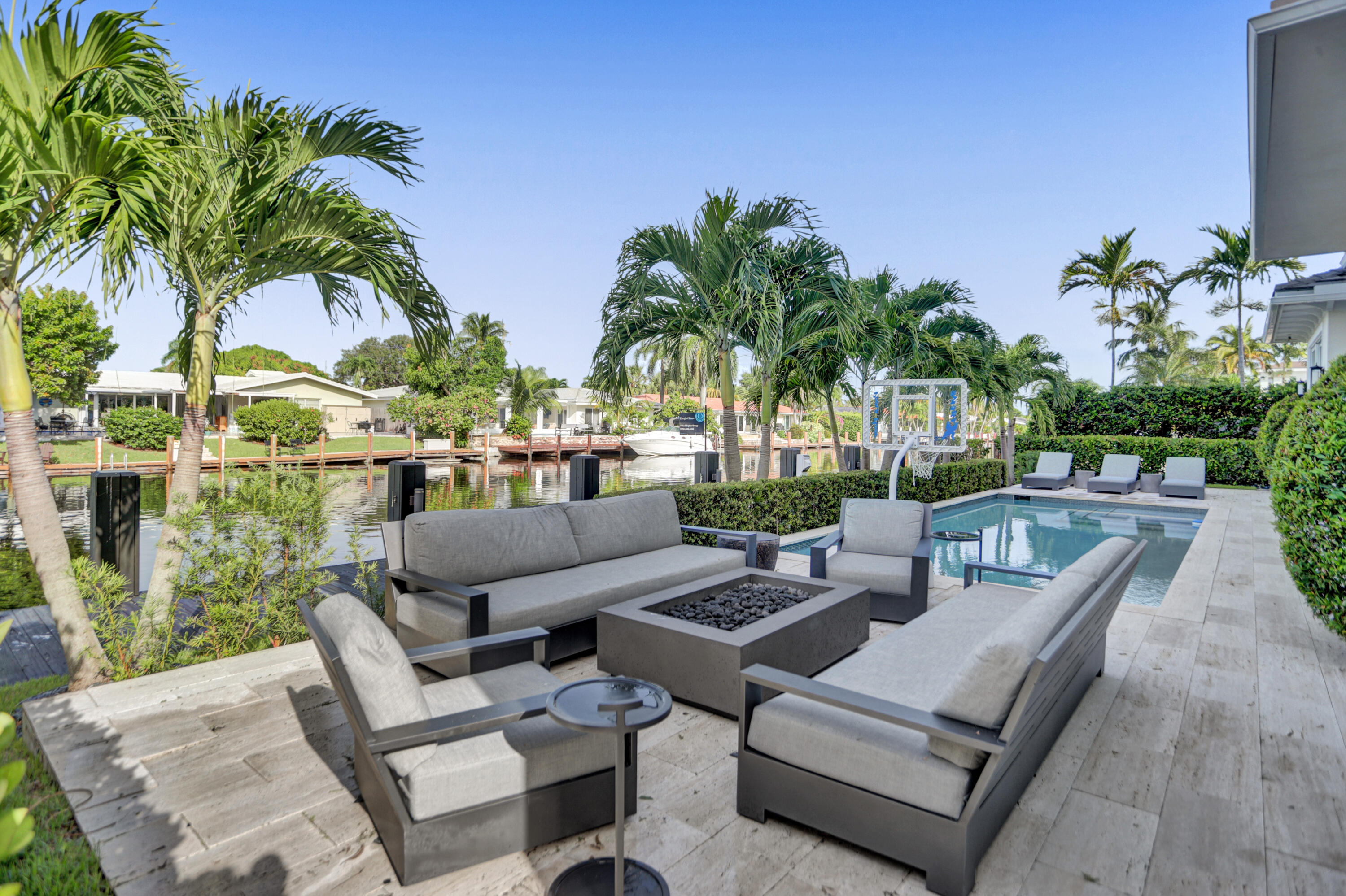 VENETIAN ISLES 1ST SEC - Residential