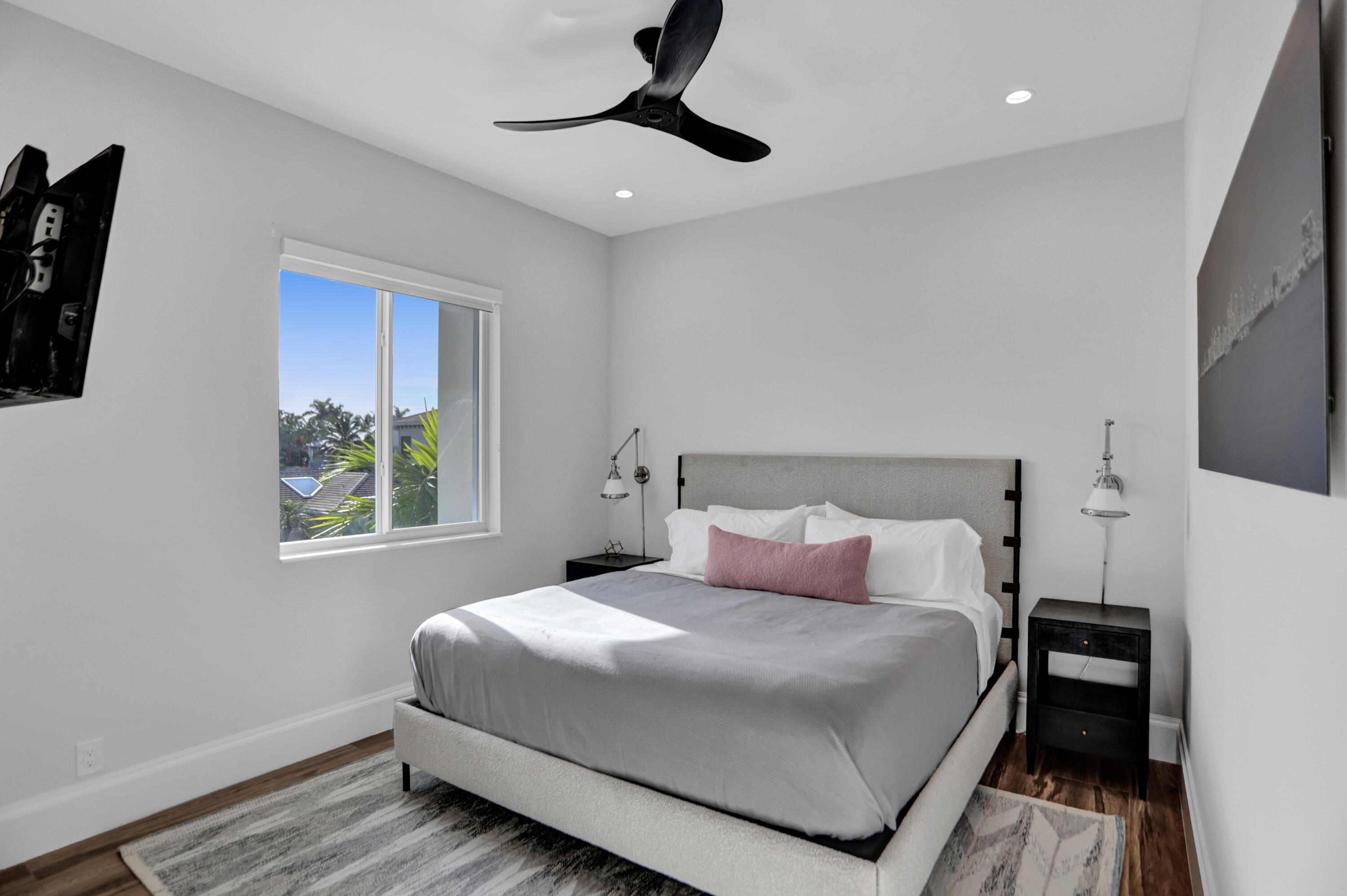 VENETIAN ISLES 1ST SEC - Residential