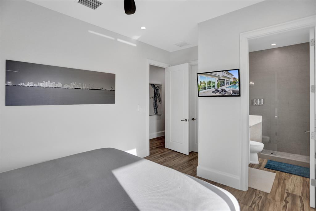 VENETIAN ISLES 1ST SEC - Residential