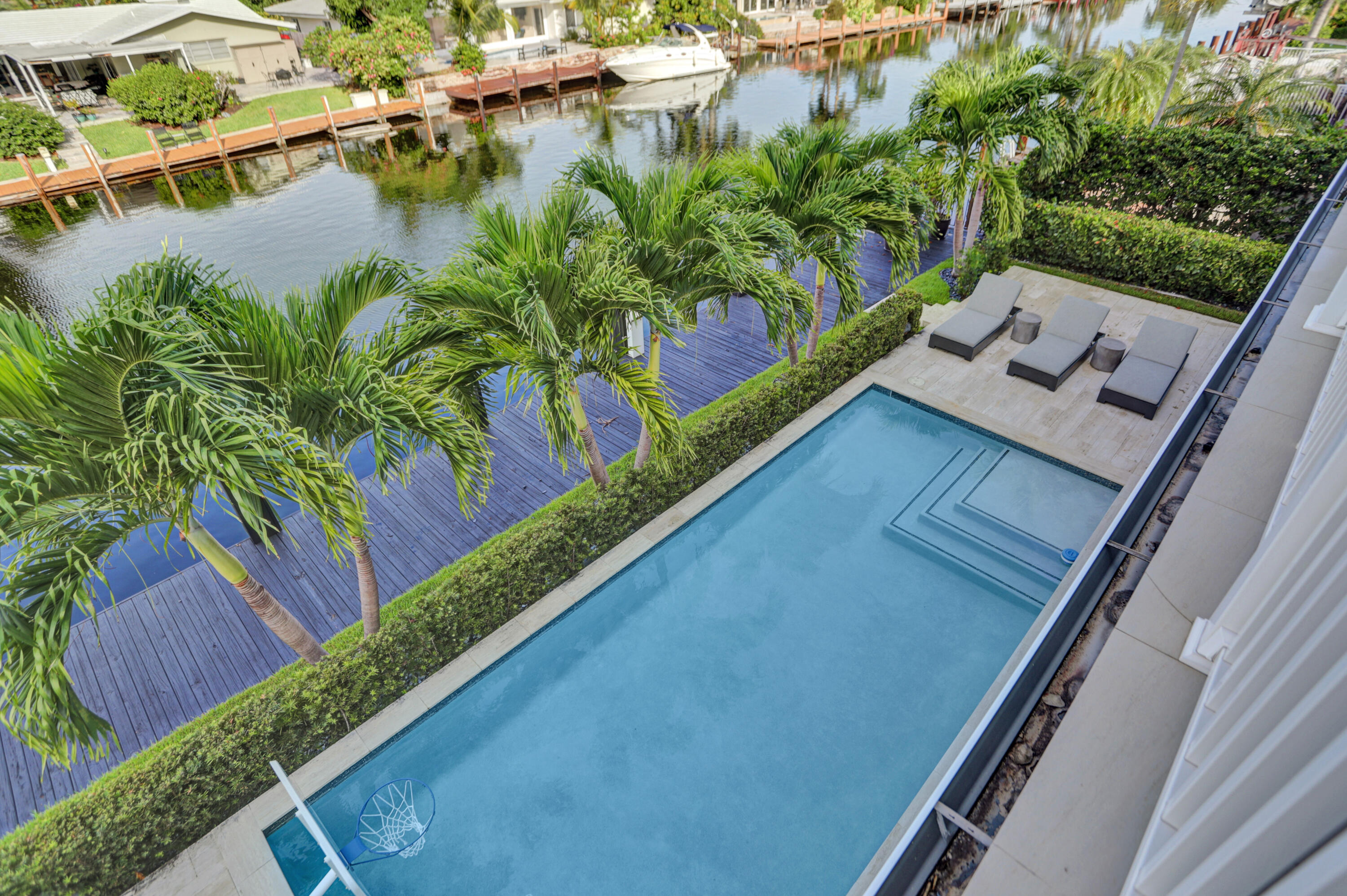 VENETIAN ISLES 1ST SEC - Residential