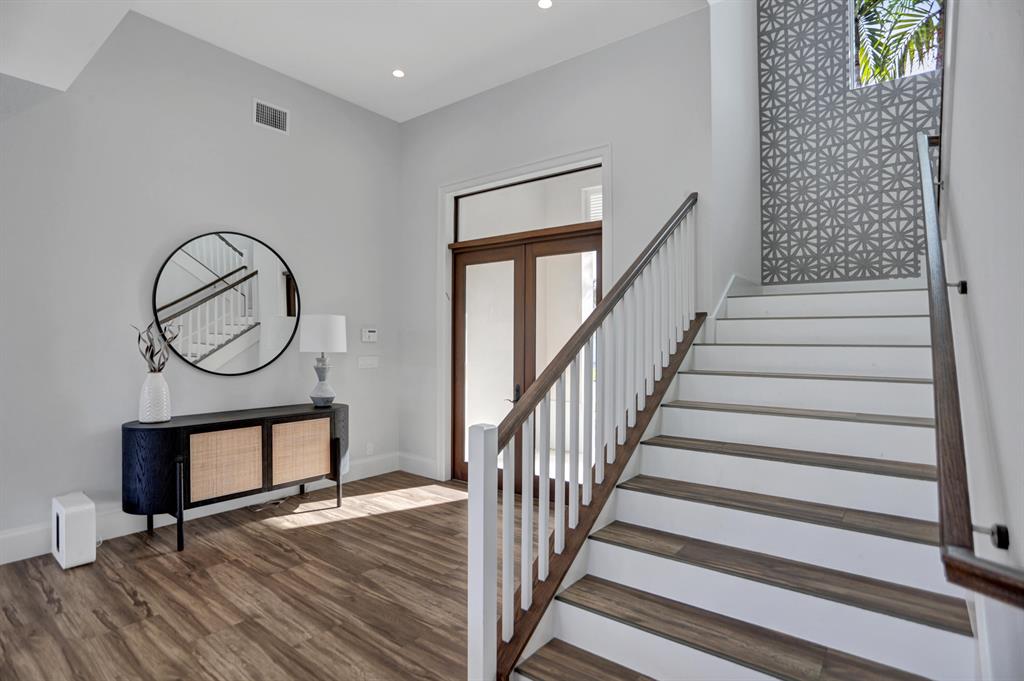 VENETIAN ISLES 1ST SEC - Residential