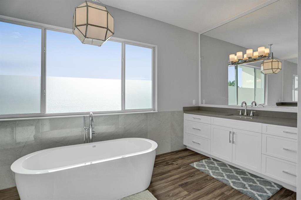 VENETIAN ISLES 1ST SEC - Residential