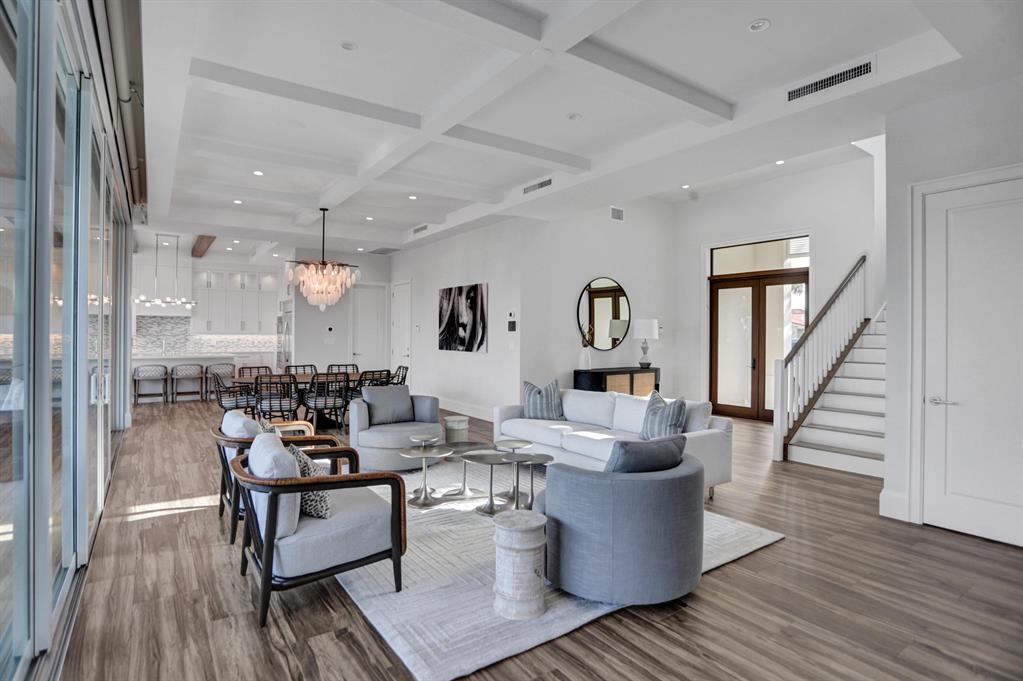 VENETIAN ISLES 1ST SEC - Residential