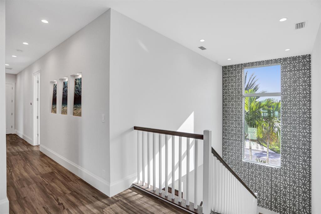 VENETIAN ISLES 1ST SEC - Residential