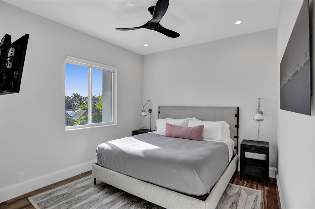 VENETIAN ISLES 1ST SEC - Residential