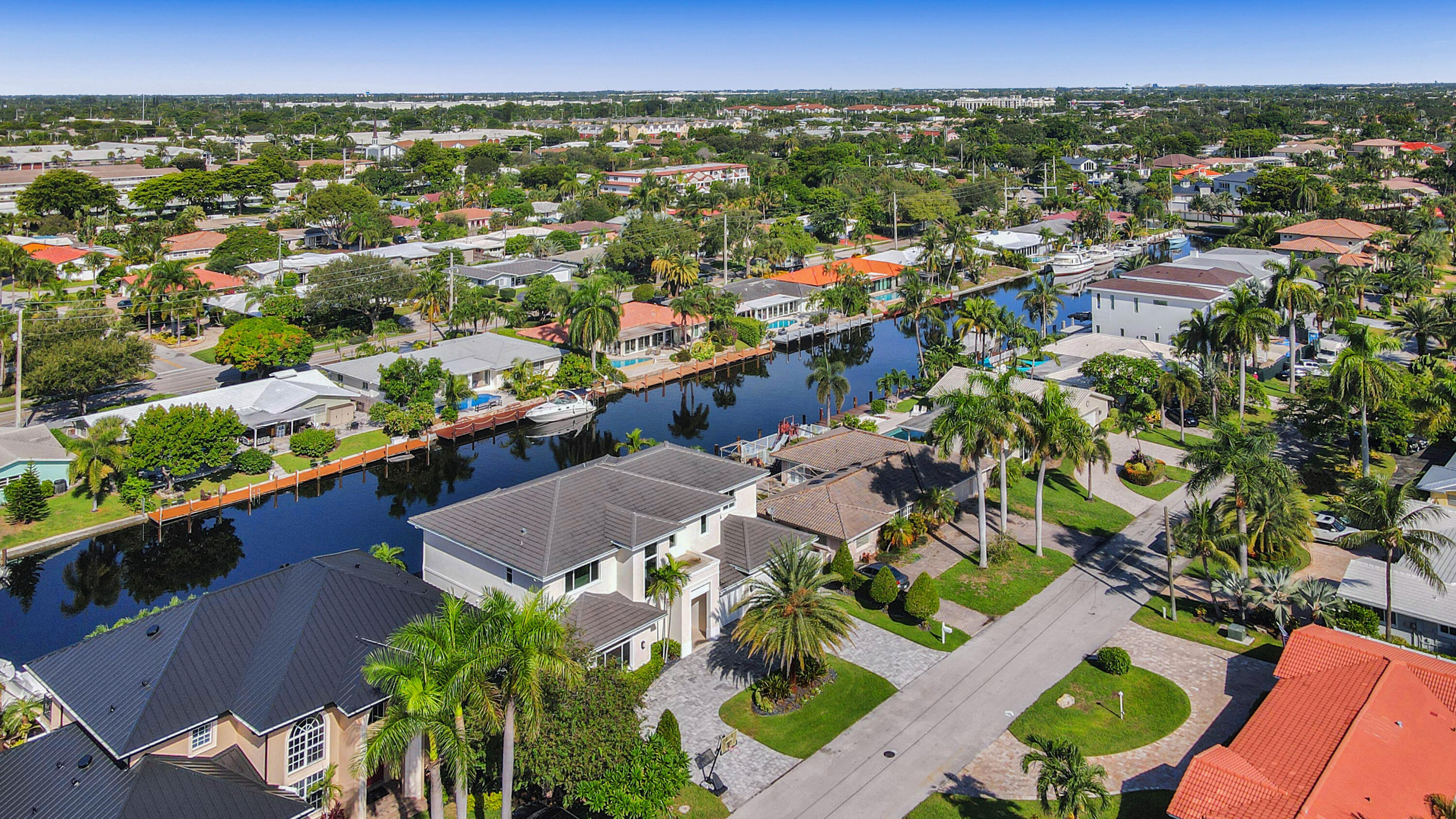 VENETIAN ISLES 1ST SEC - Residential