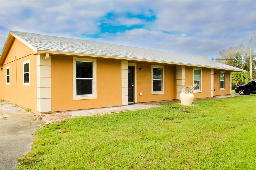 Photo of 5311 Winter Garden Parkway, Fort Pierce, FL 34951 (MLS # R10767836)