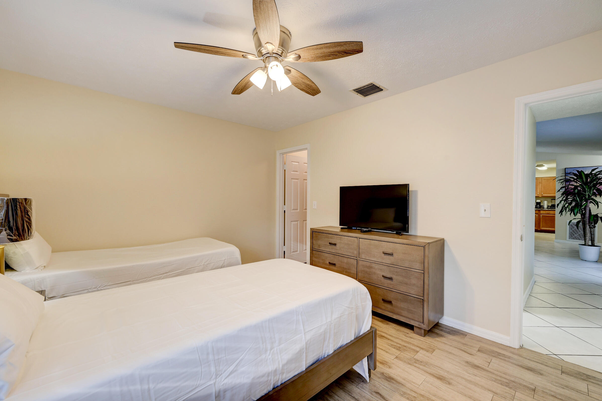 PORT ST LUCIE-SECTION 16 - Residential Lease