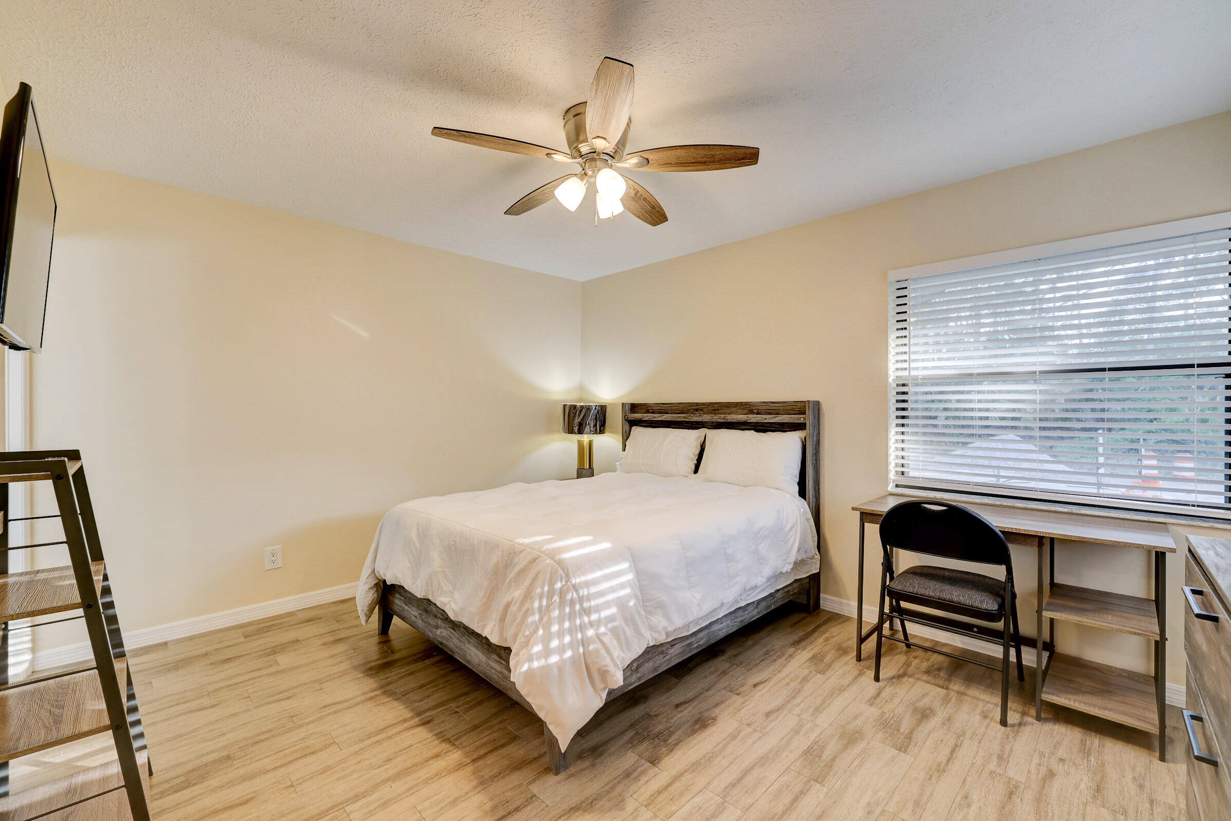 PORT ST LUCIE-SECTION 16 - Residential Lease